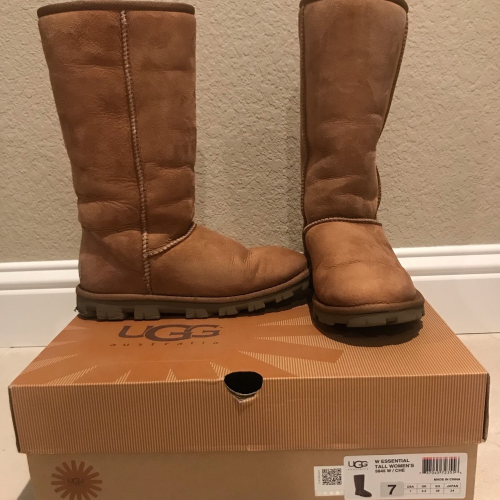 UGG tall chestnut Women’s boots
